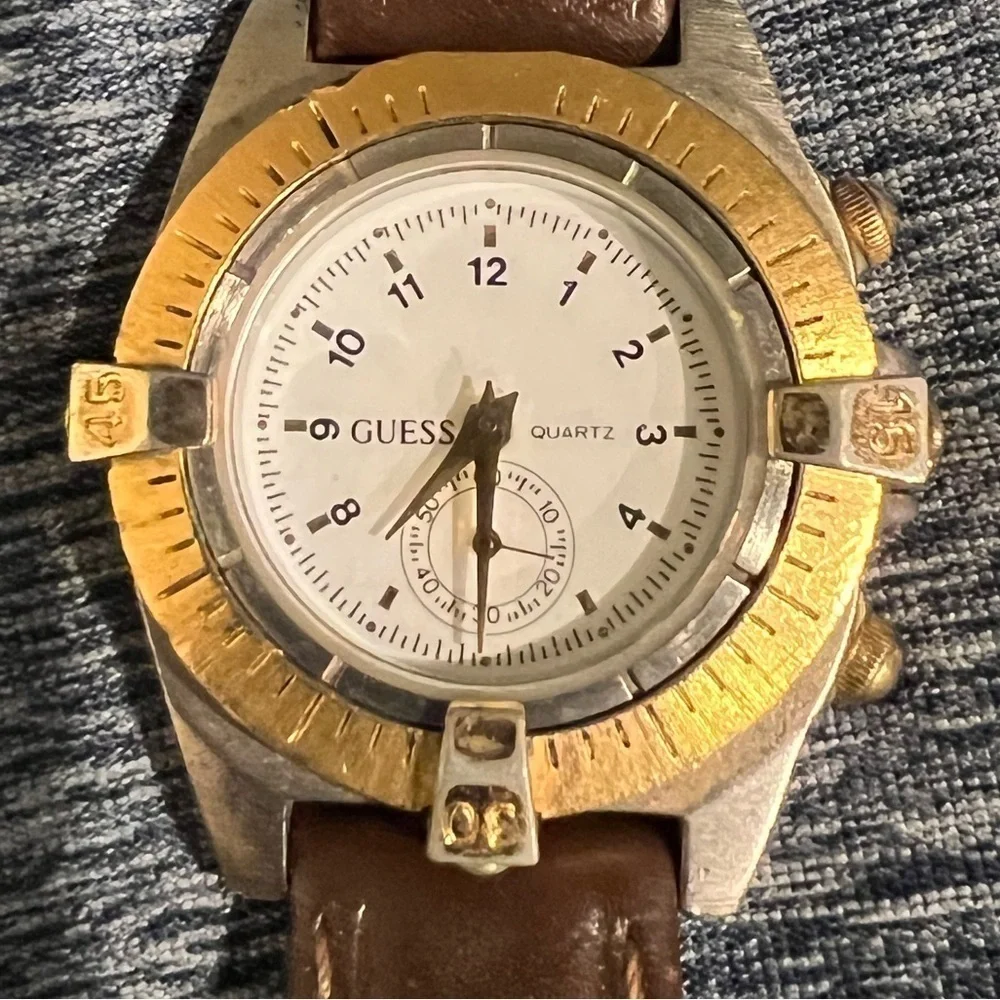 Vintage 1992 Ladies Guess Watch W7